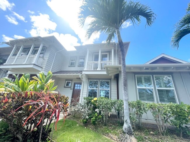 Building Photo - 3 BD/ 3 BA Townhome W/ Solar- Available no...