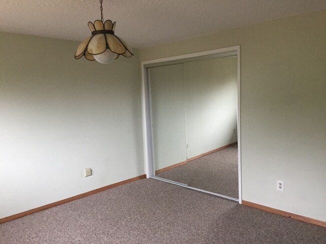 Building Photo - 3 Bed 3 Bath House