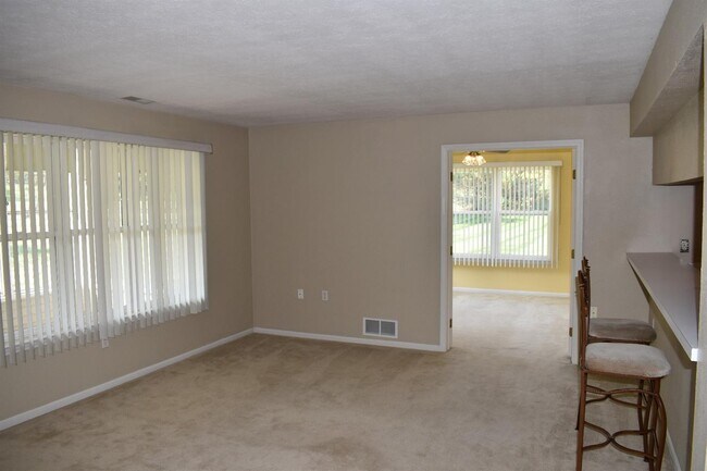 Building Photo - 1462 Millbrook Trail