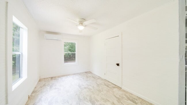 Building Photo - 1528 Fletcher St