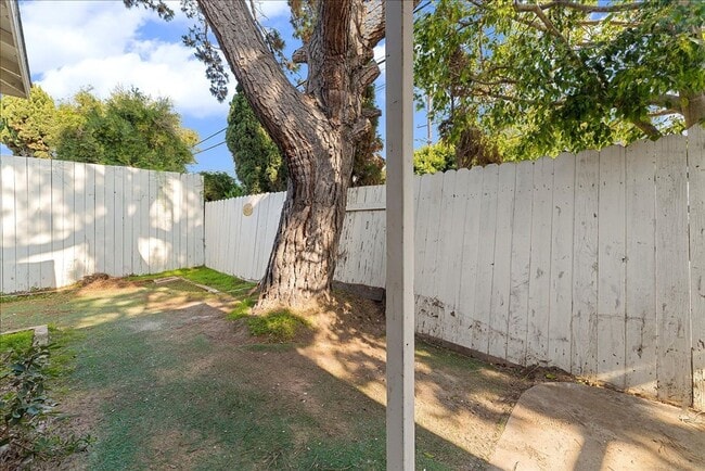 Building Photo - 107 S Aviation Blvd