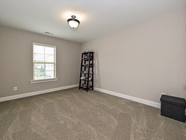 Building Photo - 724 Garrett Green Way