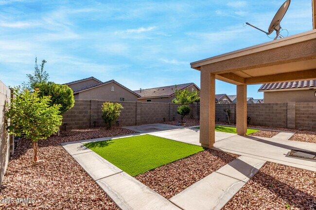 Building Photo - 11603 W Calavar Rd