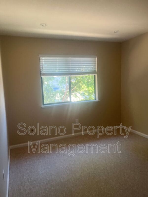 Building Photo - 184 Nantucket Cir