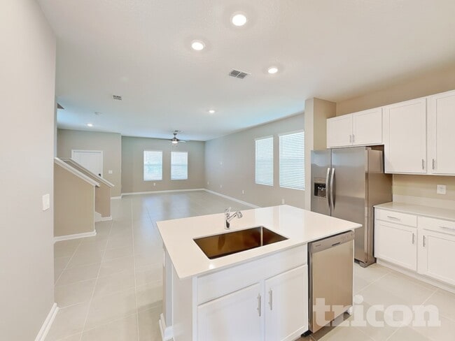 Building Photo - 733 Honeyrock St