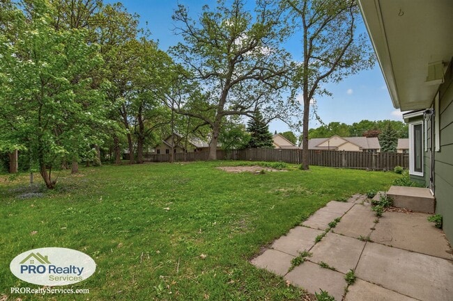 Building Photo - Recently Remodeled 4 Bedroom Home