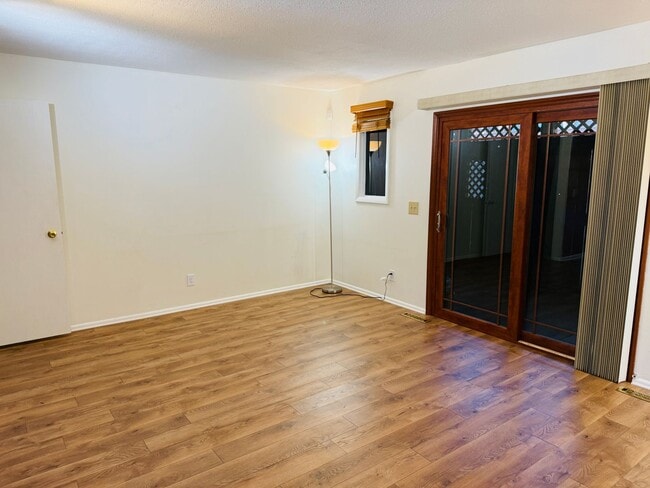 Building Photo - December Free and January HALF OFF! West End Condo with Deck, Central AC and community pool