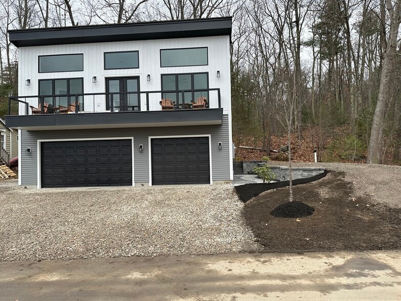 Building Photo - 43 1st St