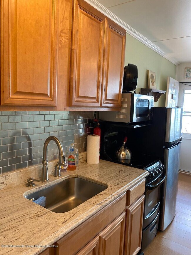 Building Photo - 1515 Boulevard