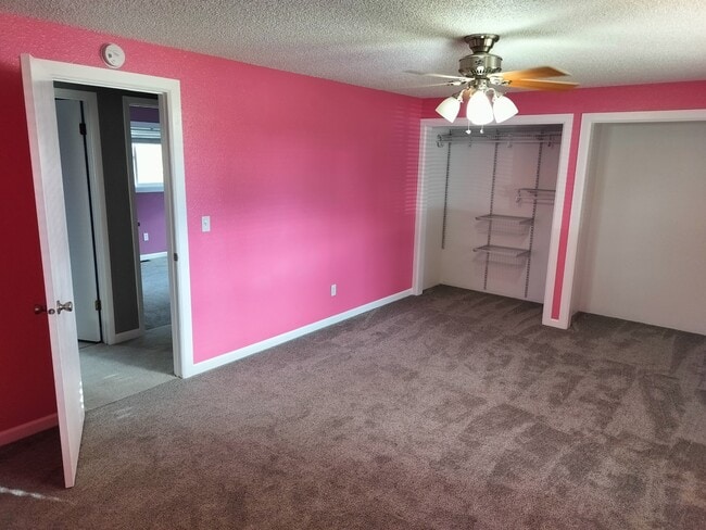 Building Photo - 130 NW Carrie Cir