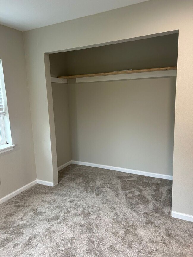 Building Photo - New 2 Bedroom, 1.5 Bathrooms in Santa Rosa Available Now!