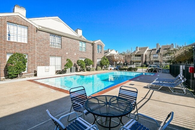 Building Photo - 2121 El Paseo St