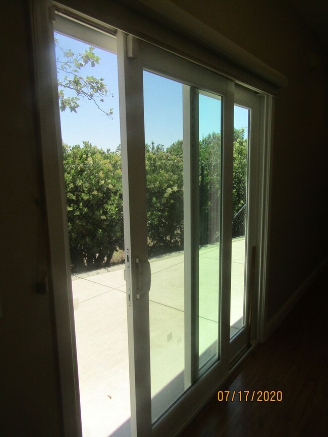 Building Photo - Orcutt Single Story Private Entry Granny Unit