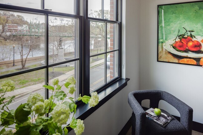 Building Photo - 2 bedroom / 2 bathroom apartment at Waterm...