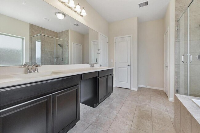 Building Photo - 2311 Leonetti Ln