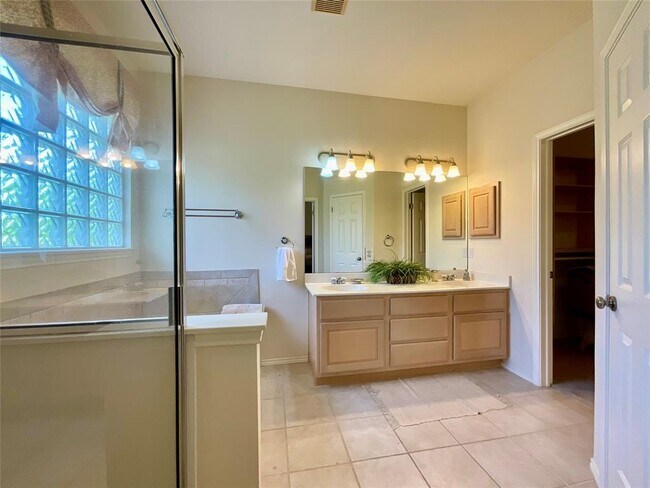 Building Photo - 7008 Albacete Ln