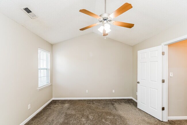 Building Photo - 601 Prickly Pear Dr