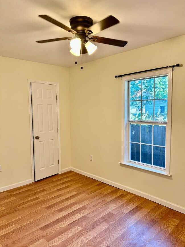 Building Photo - Renovated Shotgun Home