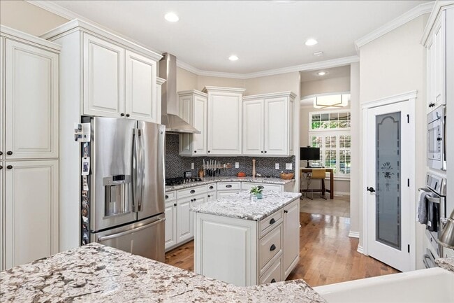 Building Photo - Luxury Living in Southeast Boise, 3-Car Garage, Hot Tub & Flexible Bonus Loft & Private/Secure Wo...
