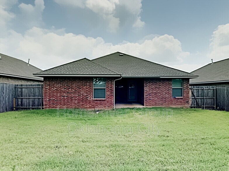 Building Photo - 139 St Charles Way