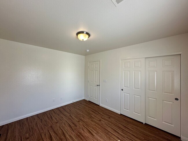 Building Photo - WOODBRIDGE AT PINNACLE PEAKS