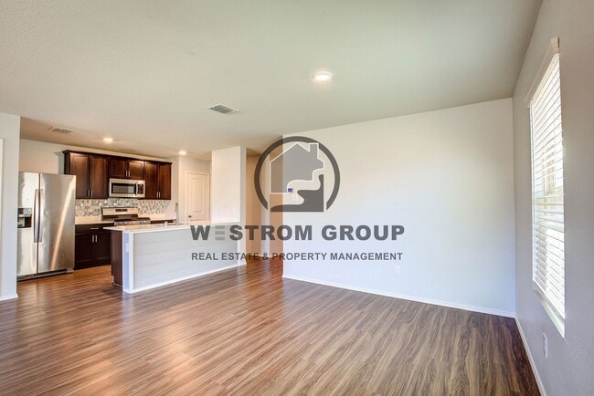 Building Photo - 404 Falling Star Dr