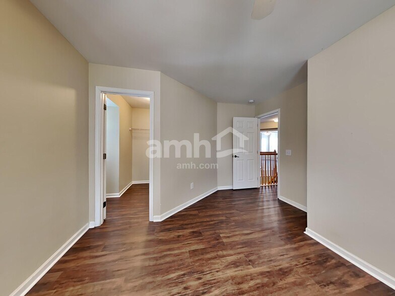 Building Photo - 1306 Song Sparrow Way