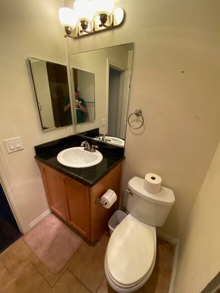 Building Photo - 5540 Lindo Paseo