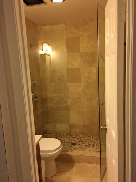 Building Photo - 1653 Park Rd NW