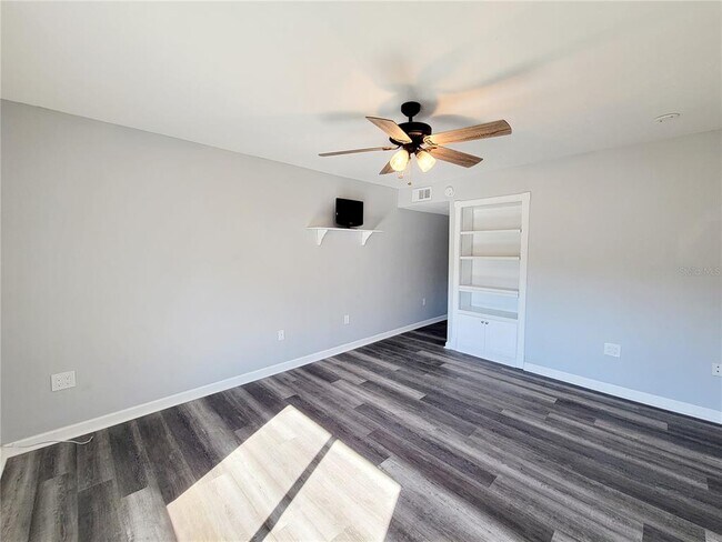 Building Photo - 4160 35th Terrace S