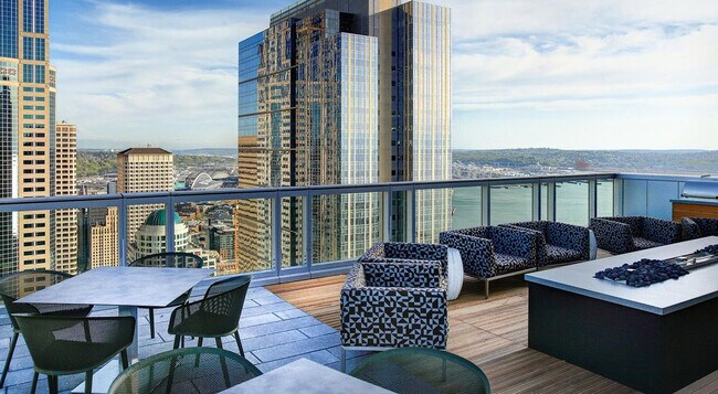 Building Photo - 1428 2nd Ave