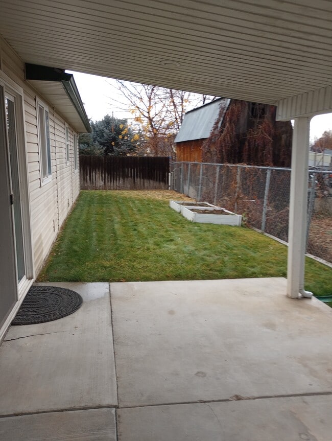 Building Photo - 9316 W Cory Ln