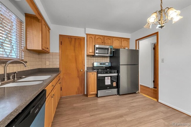 Building Photo - 3945 Harding St