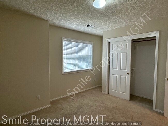 Building Photo - single house