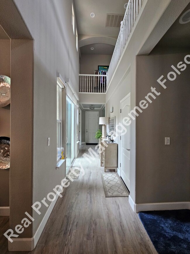 Building Photo - Private Furnished Room For Rent in Gated S...