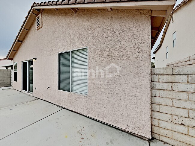 Building Photo - 8620 W Majestic Pine Ave