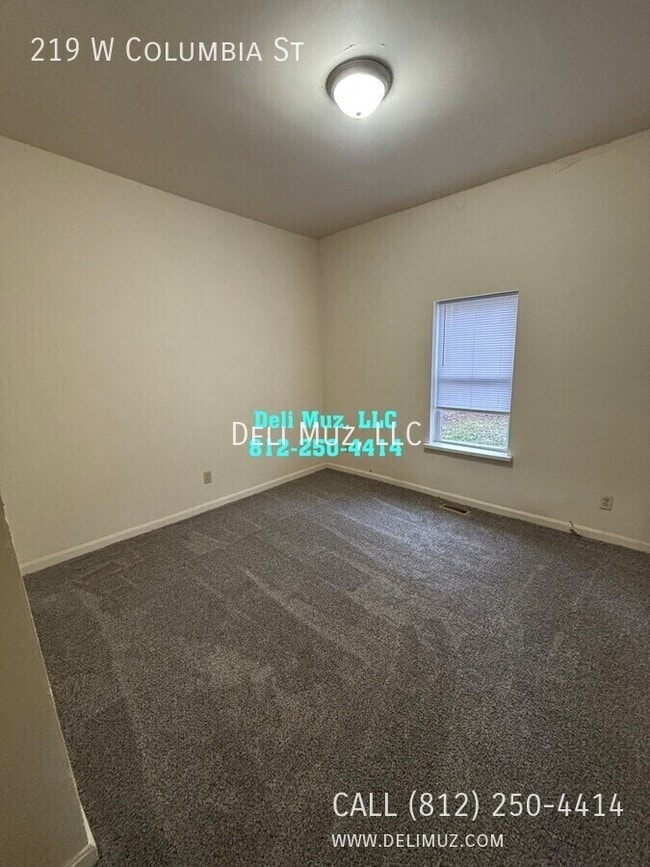 Building Photo - 219 W Columbia St