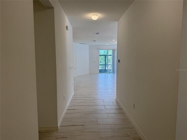 Building Photo - 279 Sunfish Dr