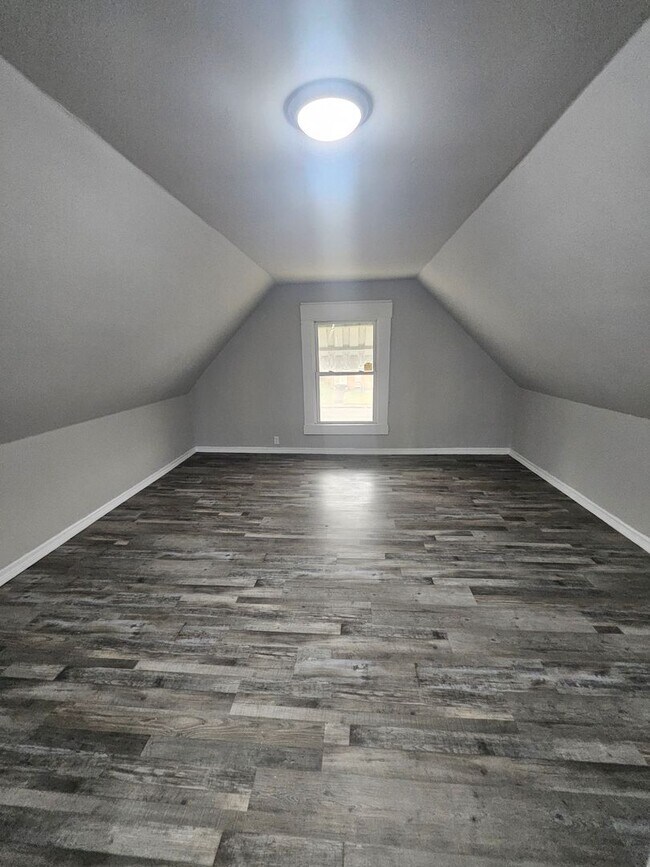 Building Photo - 4bed/2bath house  (EHA APPROVED)