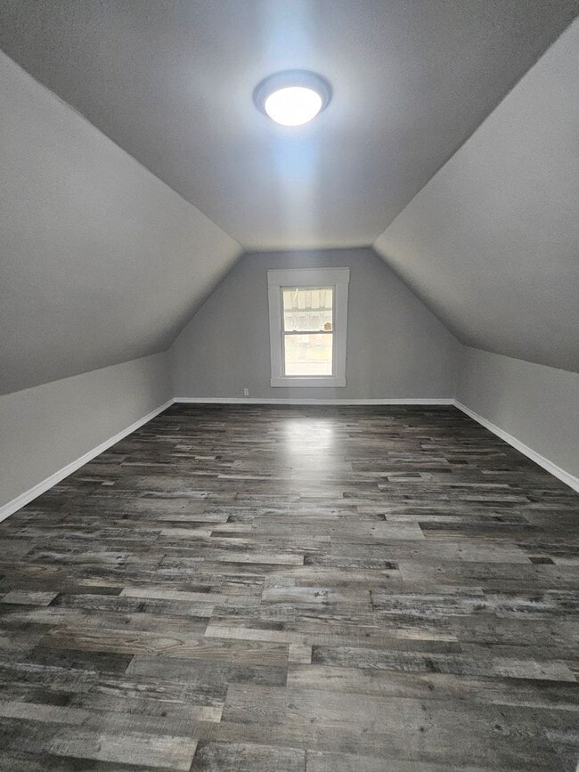 Building Photo - 4bed/2bath house