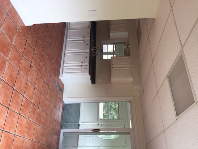 Building Photo - 117 N Harbison Ave