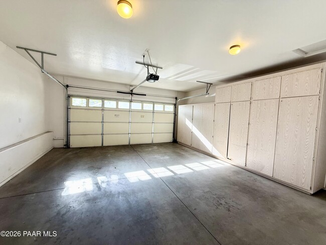 Building Photo - 1460 Loren Dr
