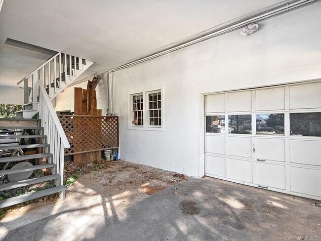 Building Photo - 30 Lorraine Ave