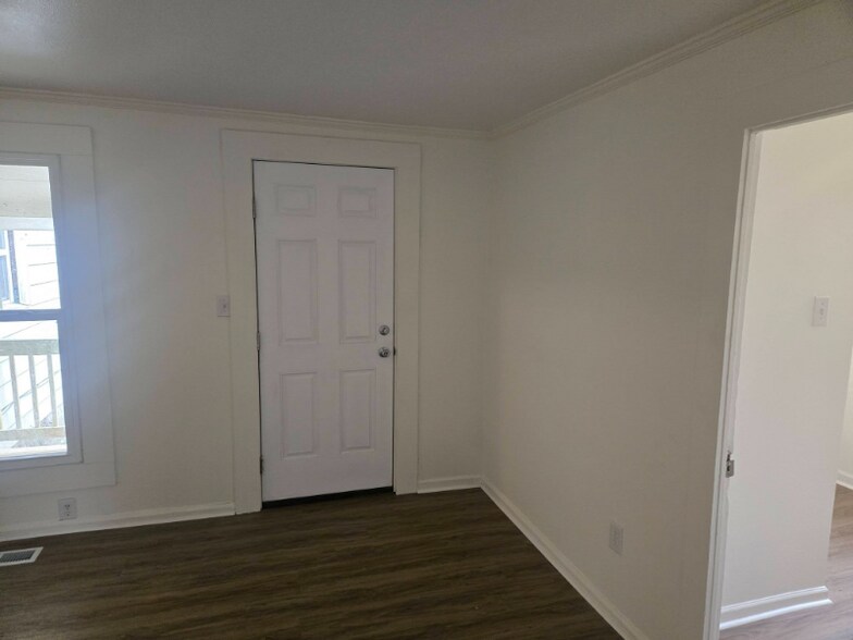 Building Photo - 202 W Peachtree St