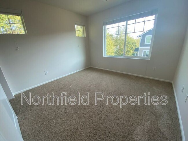 Building Photo - 3421 31st Dr