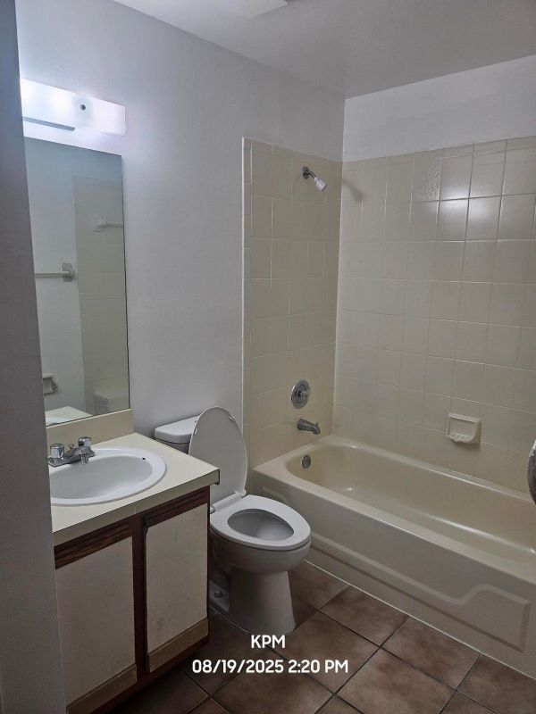 Building Photo - 1305 Rosewood Villa Ln