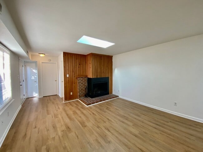 Building Photo - Spacious Condo One Mile to the Beach! One Living Level - Pet Friendly - Private Patio - Ready 05-...