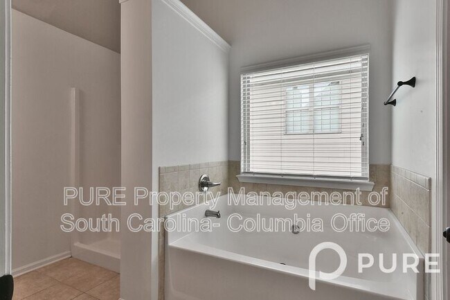 Building Photo - 522 Moulton Way