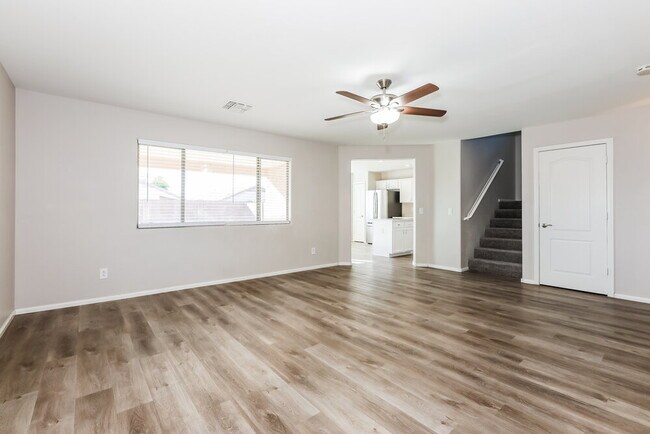 Building Photo - 1361 E Ryan Rd