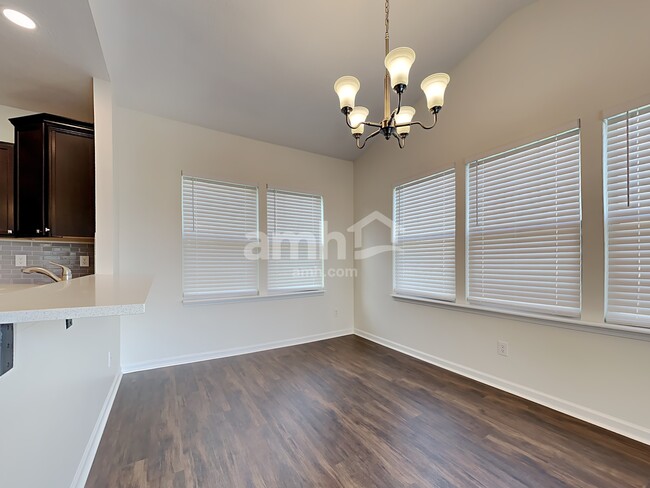 Building Photo - 5880 Aldridge Dr